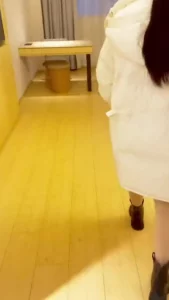 漂亮少妇在家偷情 吃鸡上位骑乘技术一流 被无套输出 奶子哗哗后入冲击